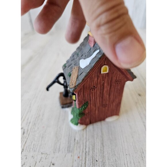 Spring House outhouse bathroom Xmas village water hydrant - Picture 3 of 9